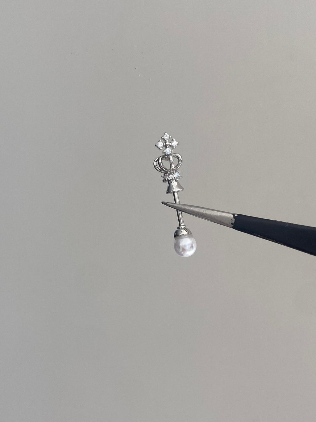 Crown Pearl Helix Earrings