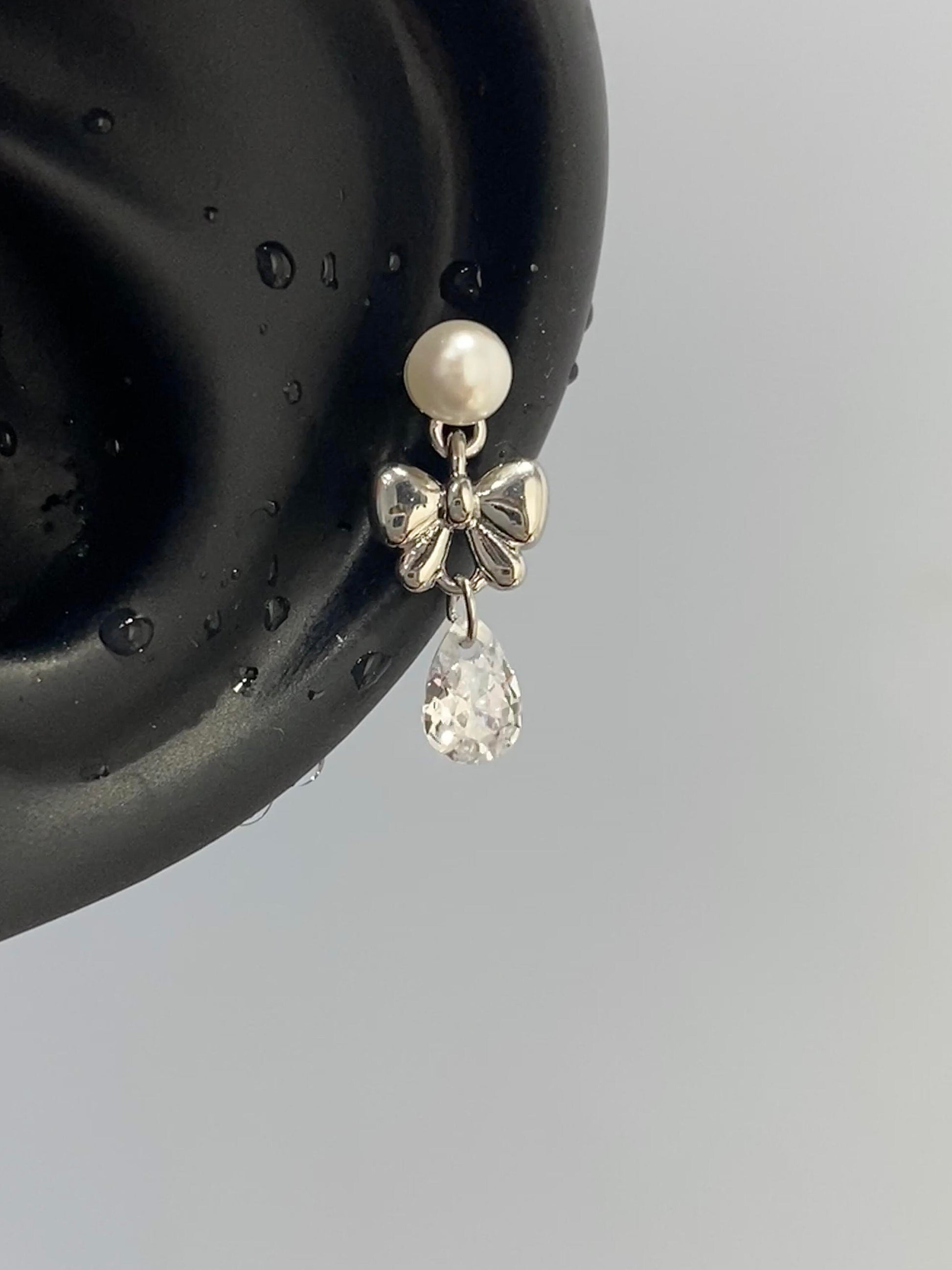 Pearl Teardrop Helix Earrings